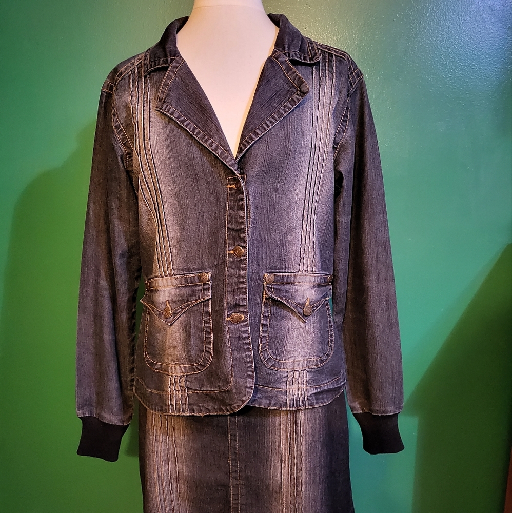 Vezucci ladies suit. Black with faded accent denim skirt suit.